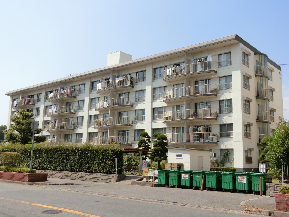 物件番号:1076744187 室内リフォーム済み　コンビニ・飲食店・大型スーパー近くで生活便利な立地です