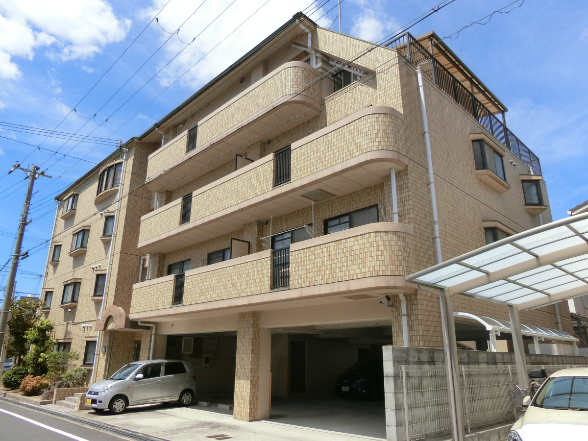 物件番号:1076730570 西明石駅まで徒歩10分のRCマンション 小・中学校近くでファミリーにおススメ