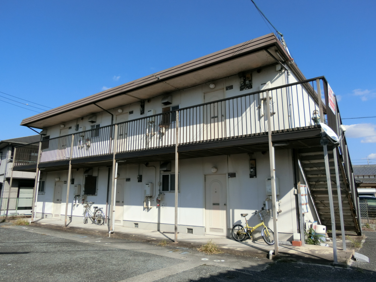 物件番号:1076730969 コンビニ、スーパーまで楽々徒歩圏内 室内リフォーム済 エアコン一台付