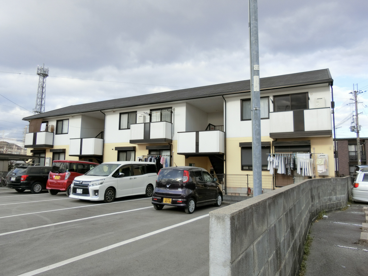 物件番号:1076731347 滝野駅から徒歩5分 収納たっぷり 日当たり良好です