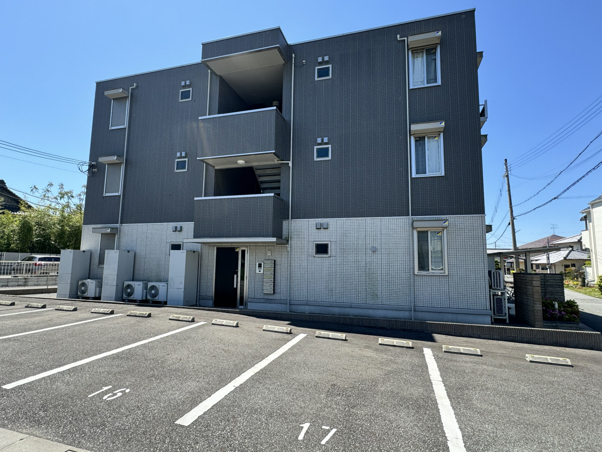 物件番号:1076734819 大手ハウスメーカー施工のハイツ　近隣に商業施設多数　P2台可能です