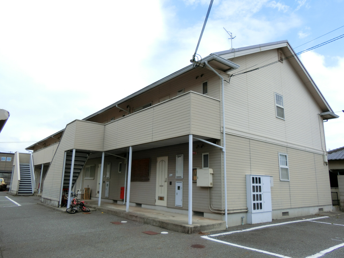 物件番号:1076732432 敷地内駐車場完備　周辺施設も充実で買い物便利な立地です