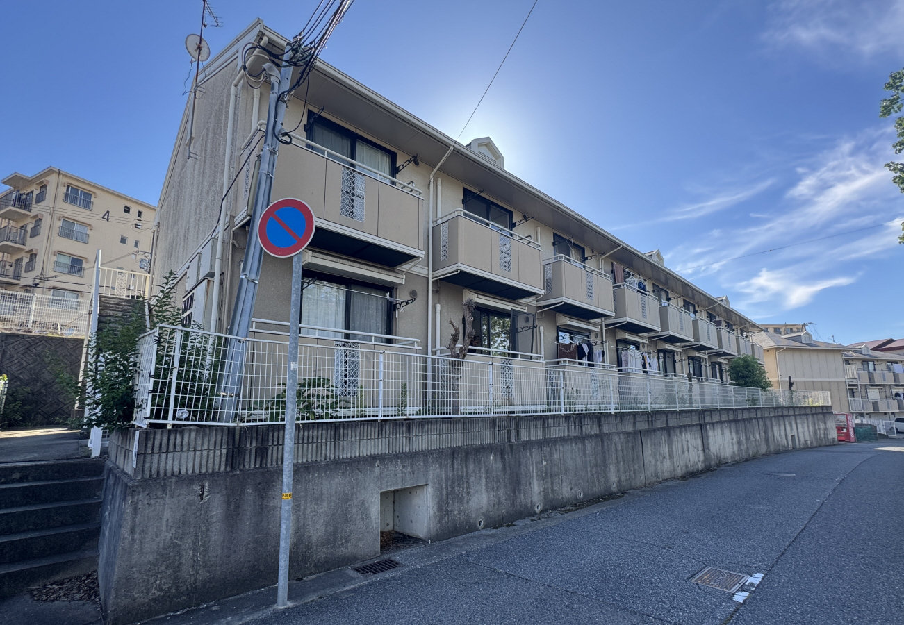 物件番号:1076725460 敷金０円キャンペーン　閑静な住宅地　駐車場１台込の賃料です