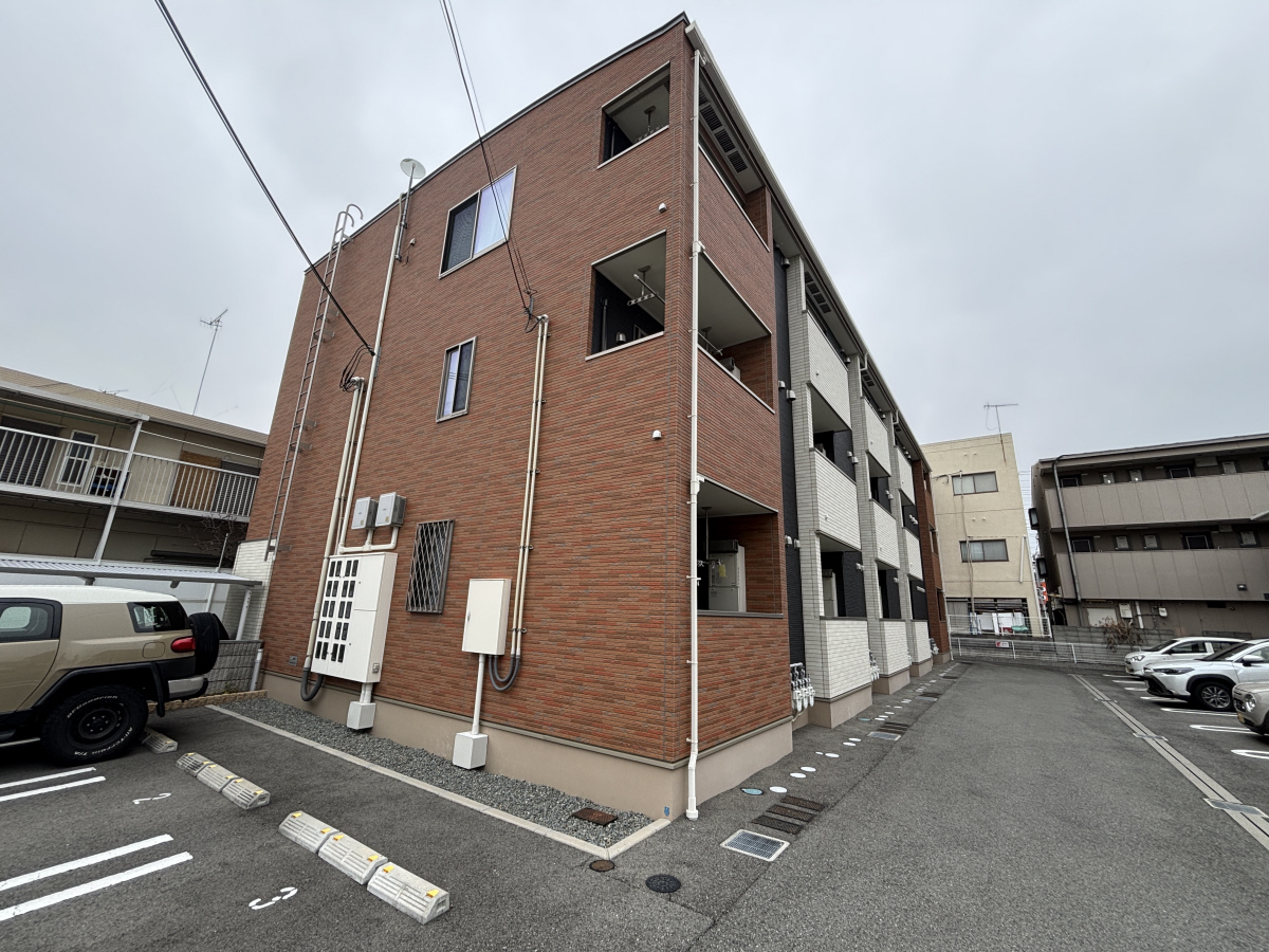 物件番号:1076745747 大手ハウスメーカー施工の築浅ハイツ　近隣に大型スーパー有り　生活便利です