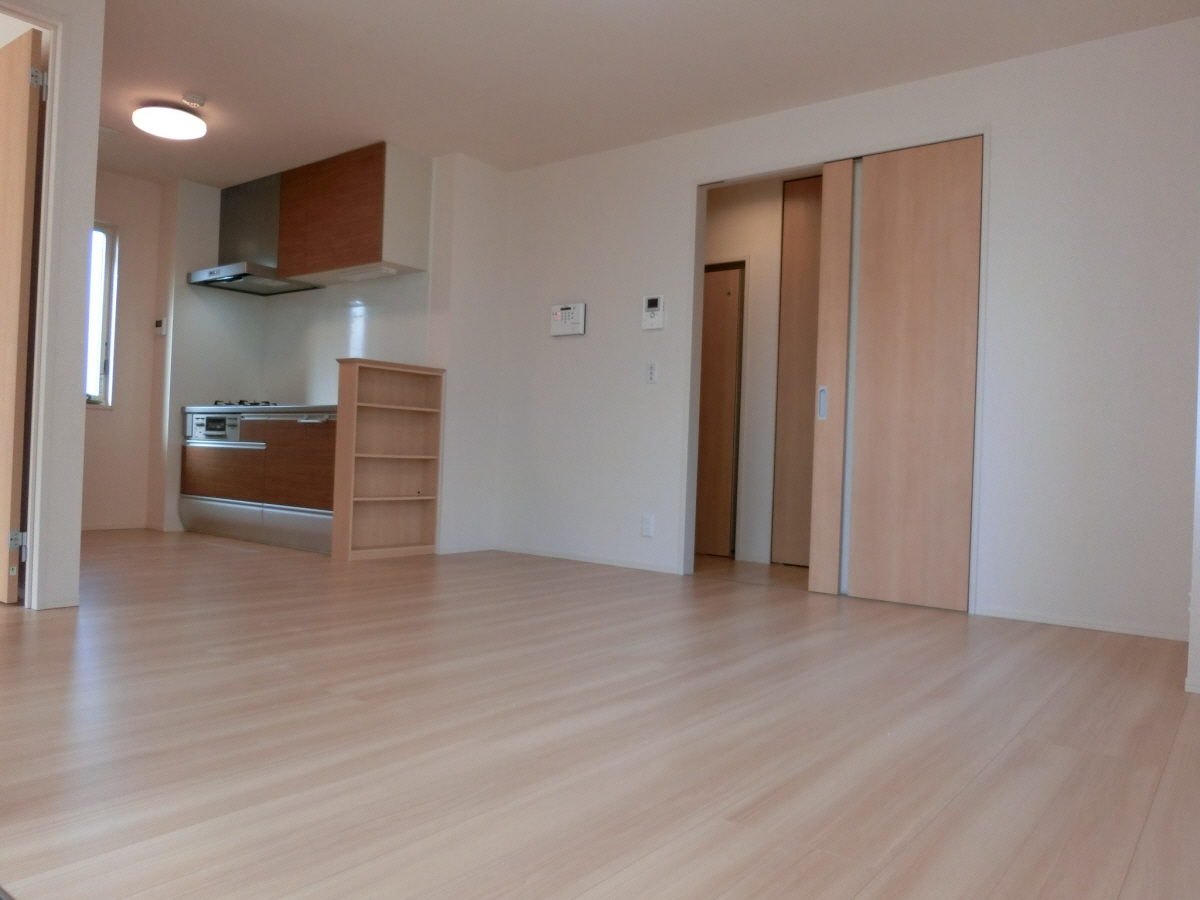 リビング ※101号の別部屋の写真になります 写真2