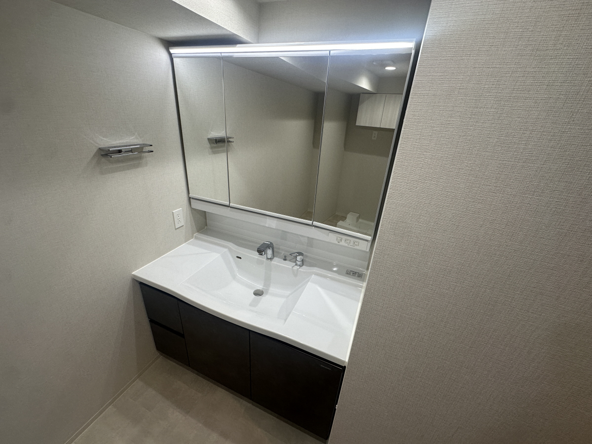 洗面所 別部屋の写真 写真6