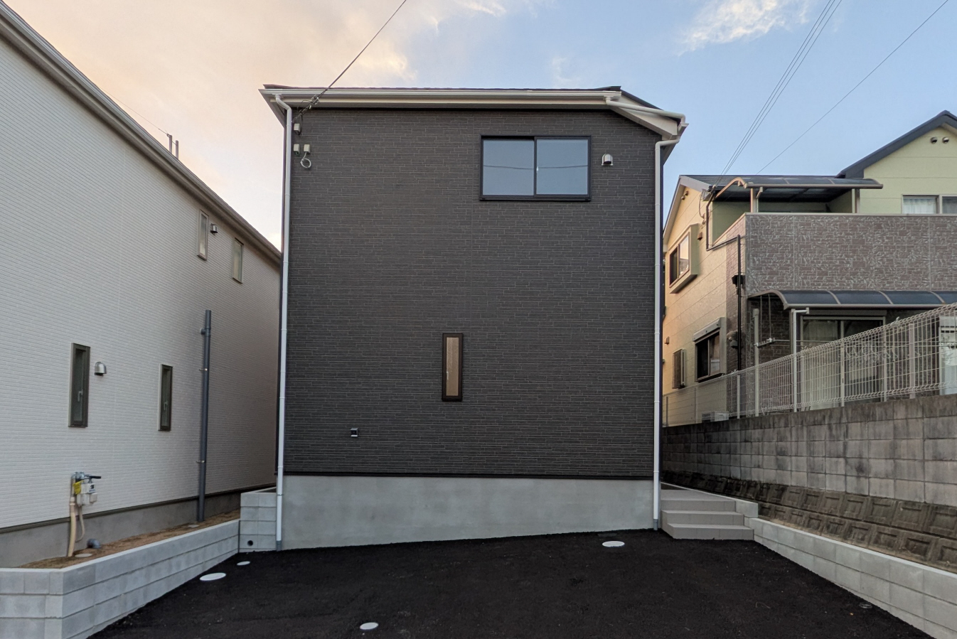 物件番号:1076744827 新築戸建て☆ペット飼育可!並列2台駐車可能!うれしいインナーバルコニー♪