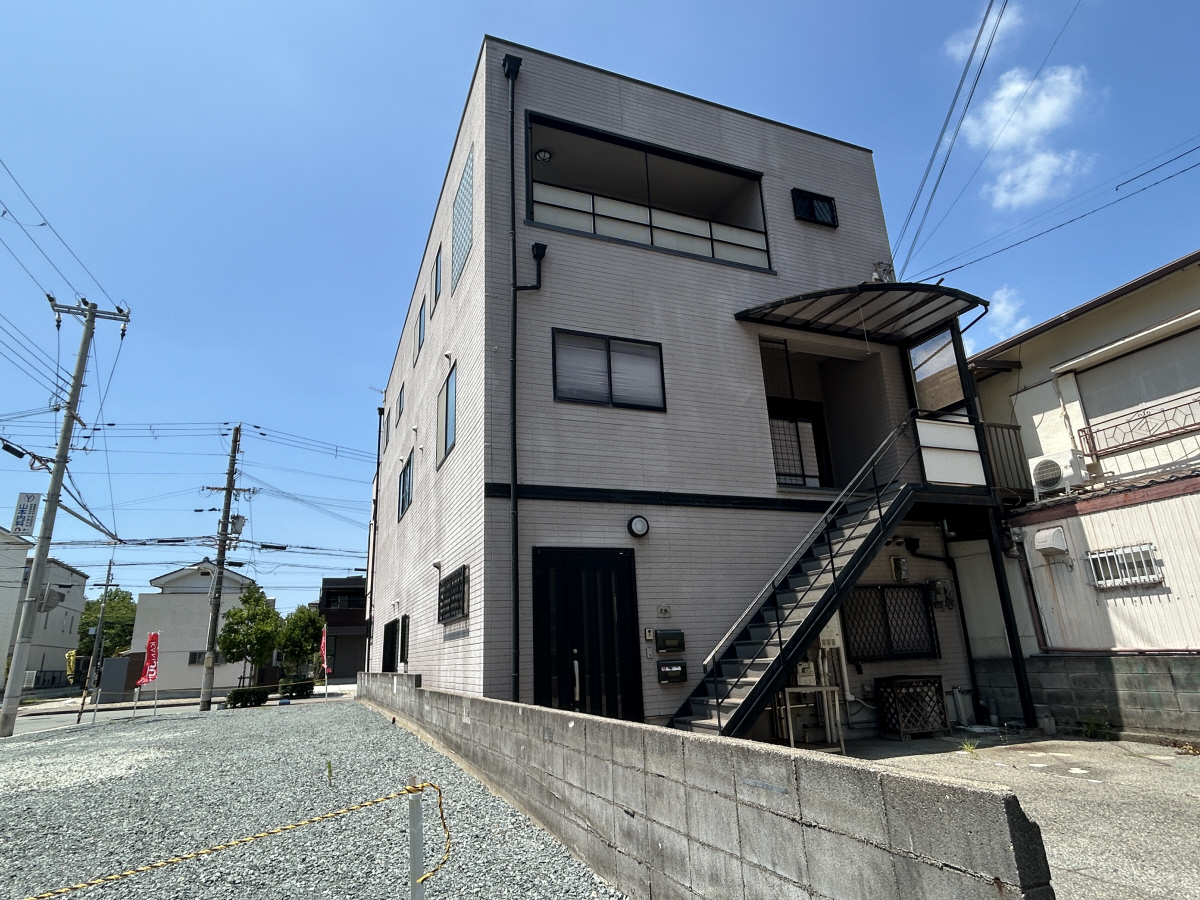 物件番号:1076746612 西新町駅徒歩3分、生活とても便利、角部屋、日当たり良好、ファミリー向け。