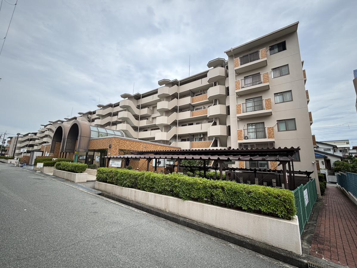 物件番号:1076734586 人気の分譲マンション　JR魚住駅まで徒歩4分　近隣に駐車場空有ります