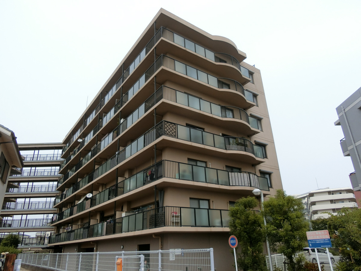 物件番号:1076734690 人気の分譲マンションシリーズ 設備充実 角部屋 駐車場1台込の賃料です