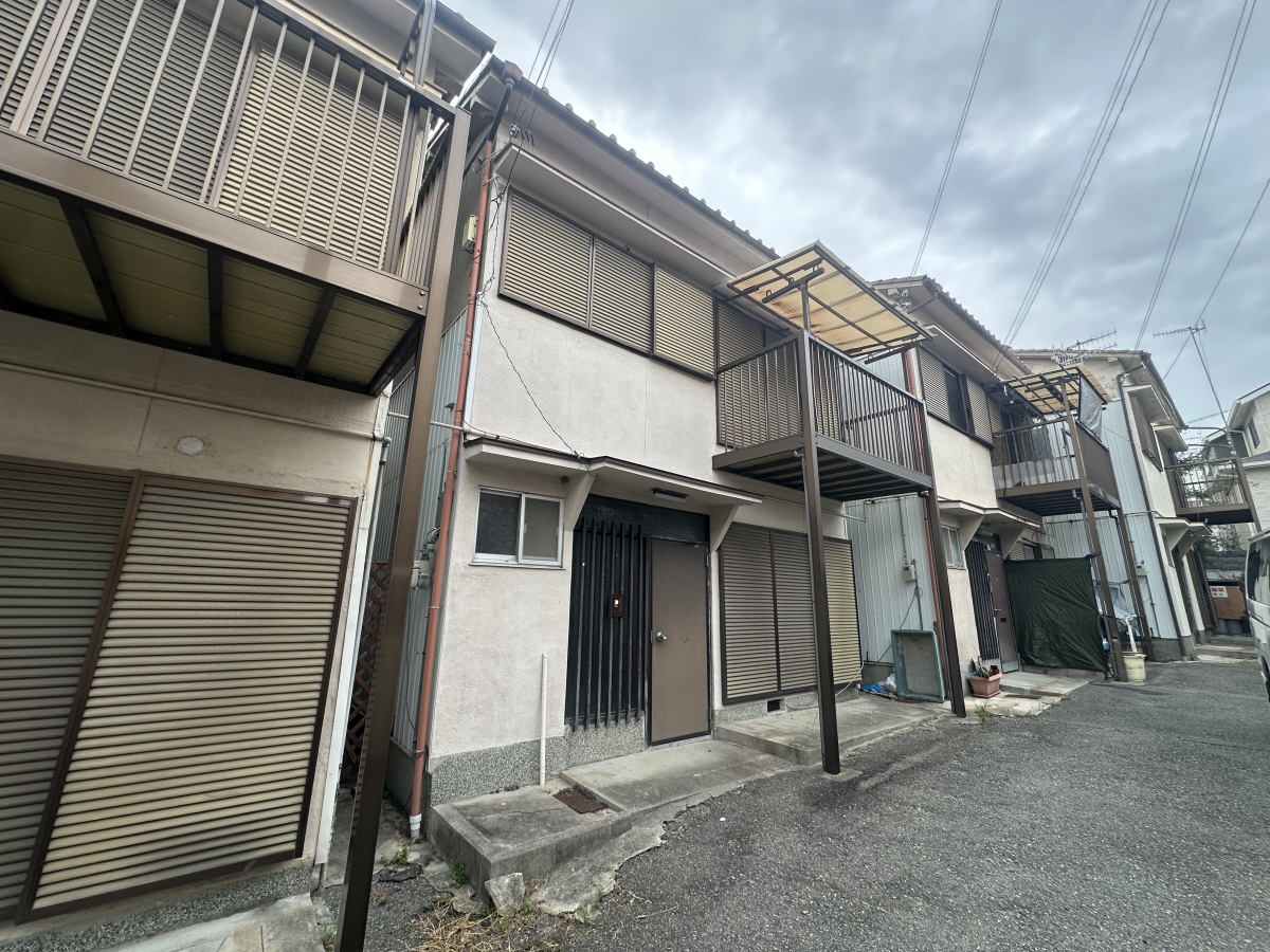 物件番号:1076735029 スーパー徒歩圏内で日当り良好　駐車場近隣8000円空有　収納たっぷりです。