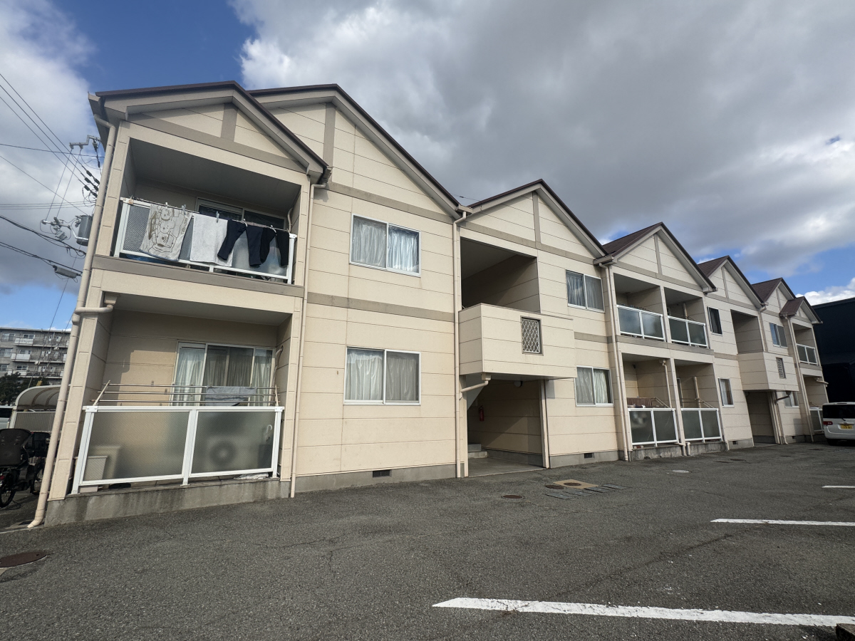 物件番号:1076735204 使い勝手の良い間取り 角部屋で日当り良好 駐車場1台込の賃料です