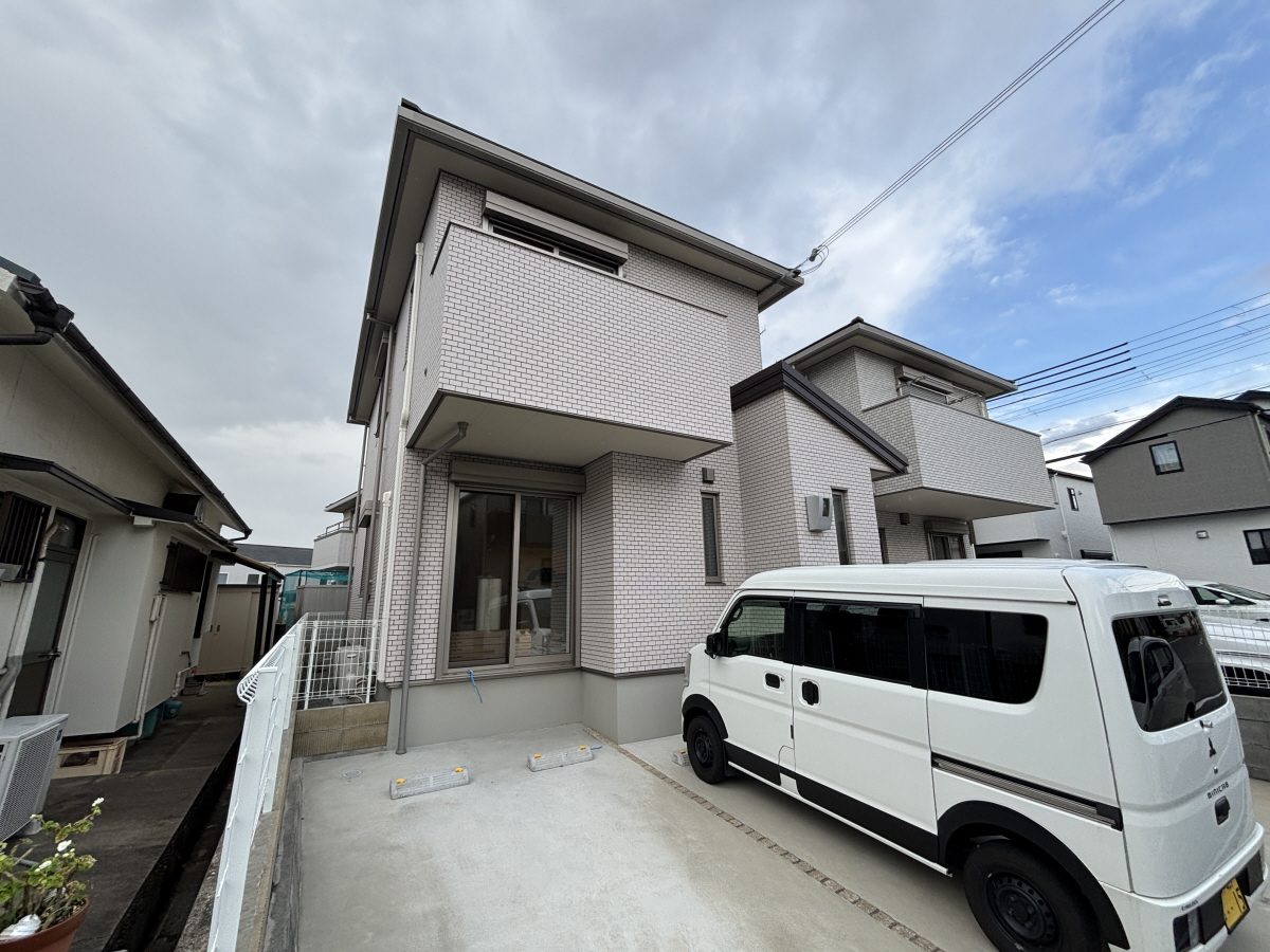 物件番号:1076736796 大手ハウスメーカー施工の築浅戸建　設備充実で駐車場2台込です