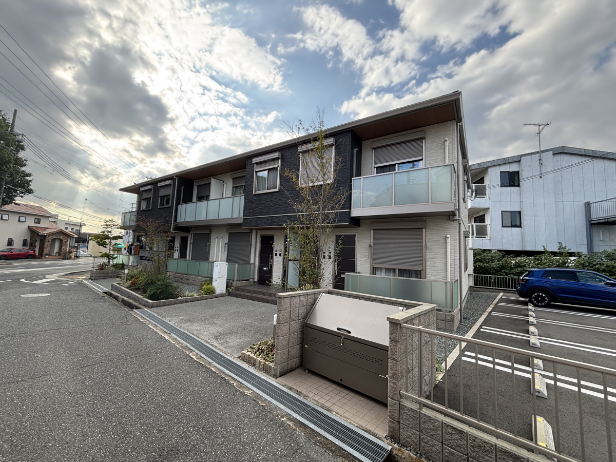 物件番号:1076736853 室内・外ともに設備充実 単身者にうれしい宅配BOX完備 ネット利用料無料