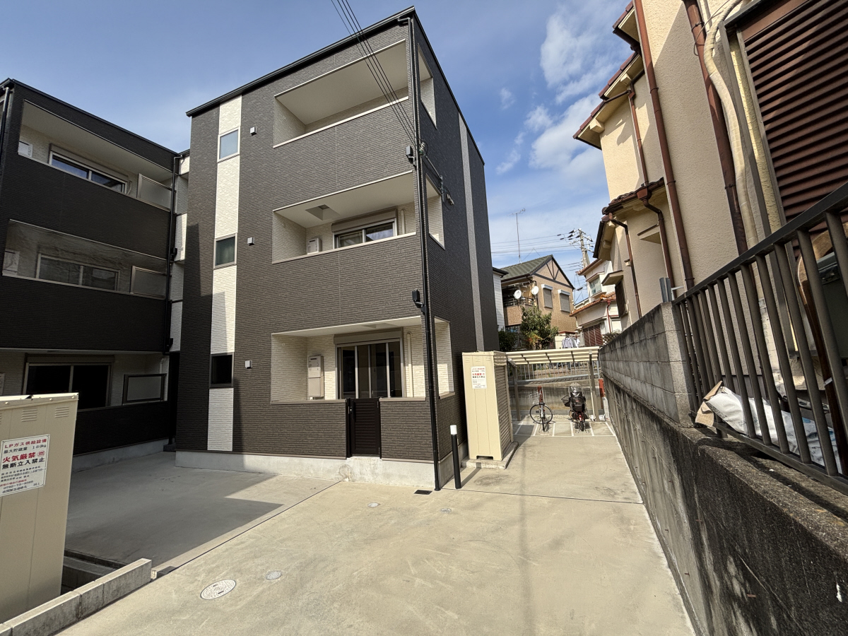 物件番号:1076737993 大手ハウスメーカー施工の新築ハイツ　駅まで徒歩5分　インターネット無料です