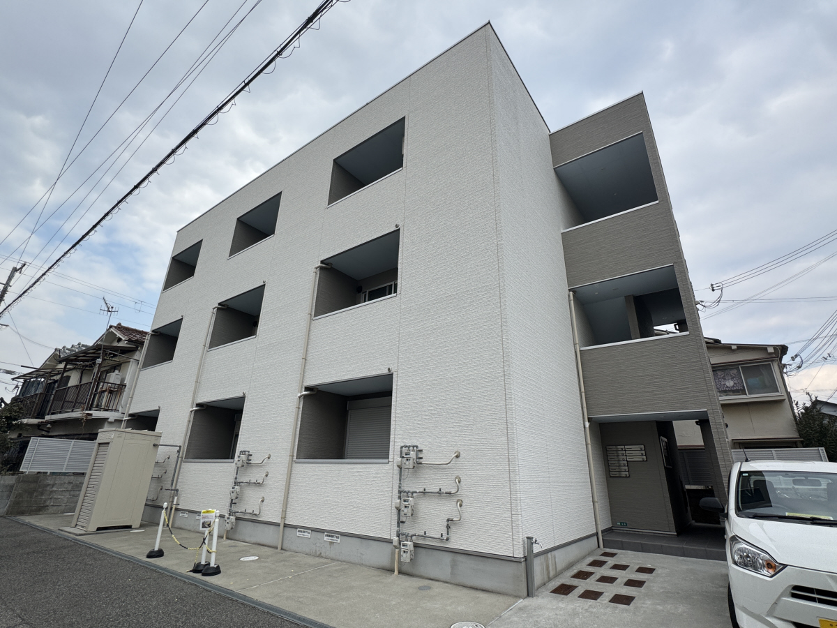 物件番号:1076745111 デザイナーズ築浅ハイツ　西明石駅徒歩8分　スーパーも近く一人暮らしにおすすめ