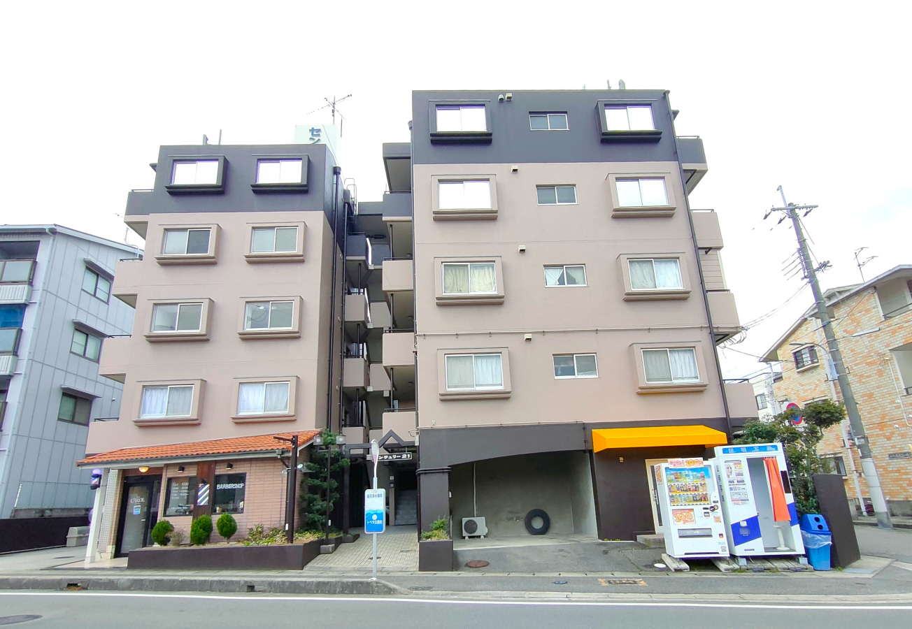 物件番号:1076745754 西明石駅まで徒歩15分　リノベーション物件で内装キレイ　収納多くて便利です