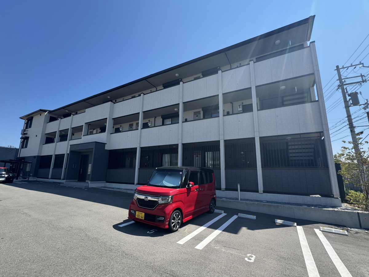 物件番号:1076738957 大手ハウスメーカー施工の築浅ハイツ　ALSOK搭載　ネット無料　都市ガス仕様です