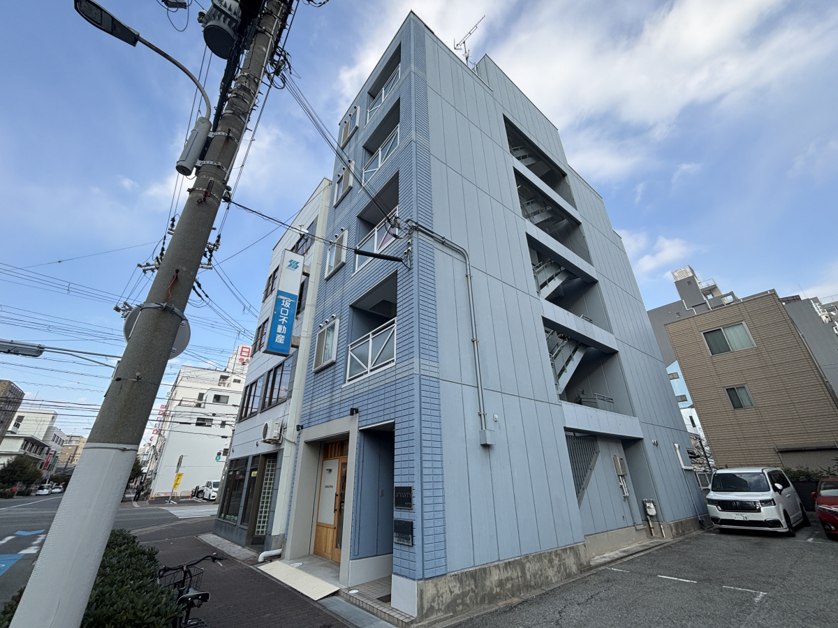 物件番号:1076745030 JR明石駅まで楽々徒歩圏内 経済的な都市ガス 全部屋角部屋で日当良好です