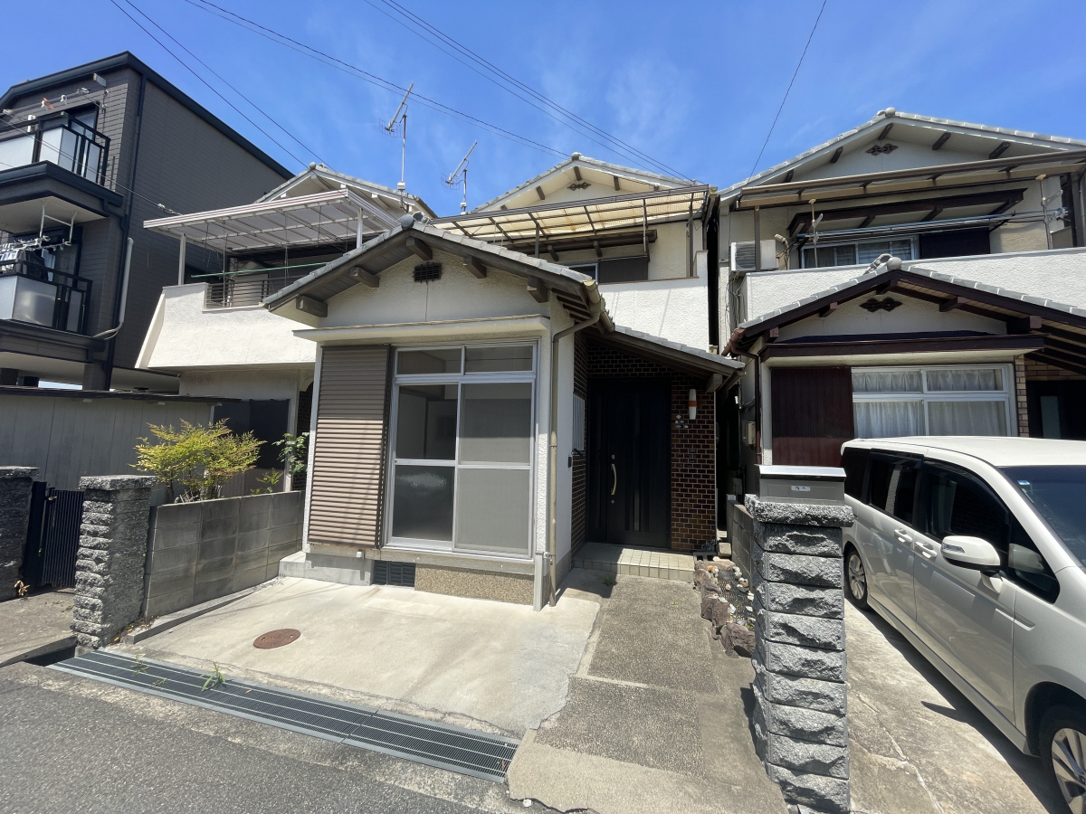 物件番号:1076743257 ペット飼育ＯＫの貸家（犬・猫）　軽自動車１台駐車可能　東二見駅徒歩９分