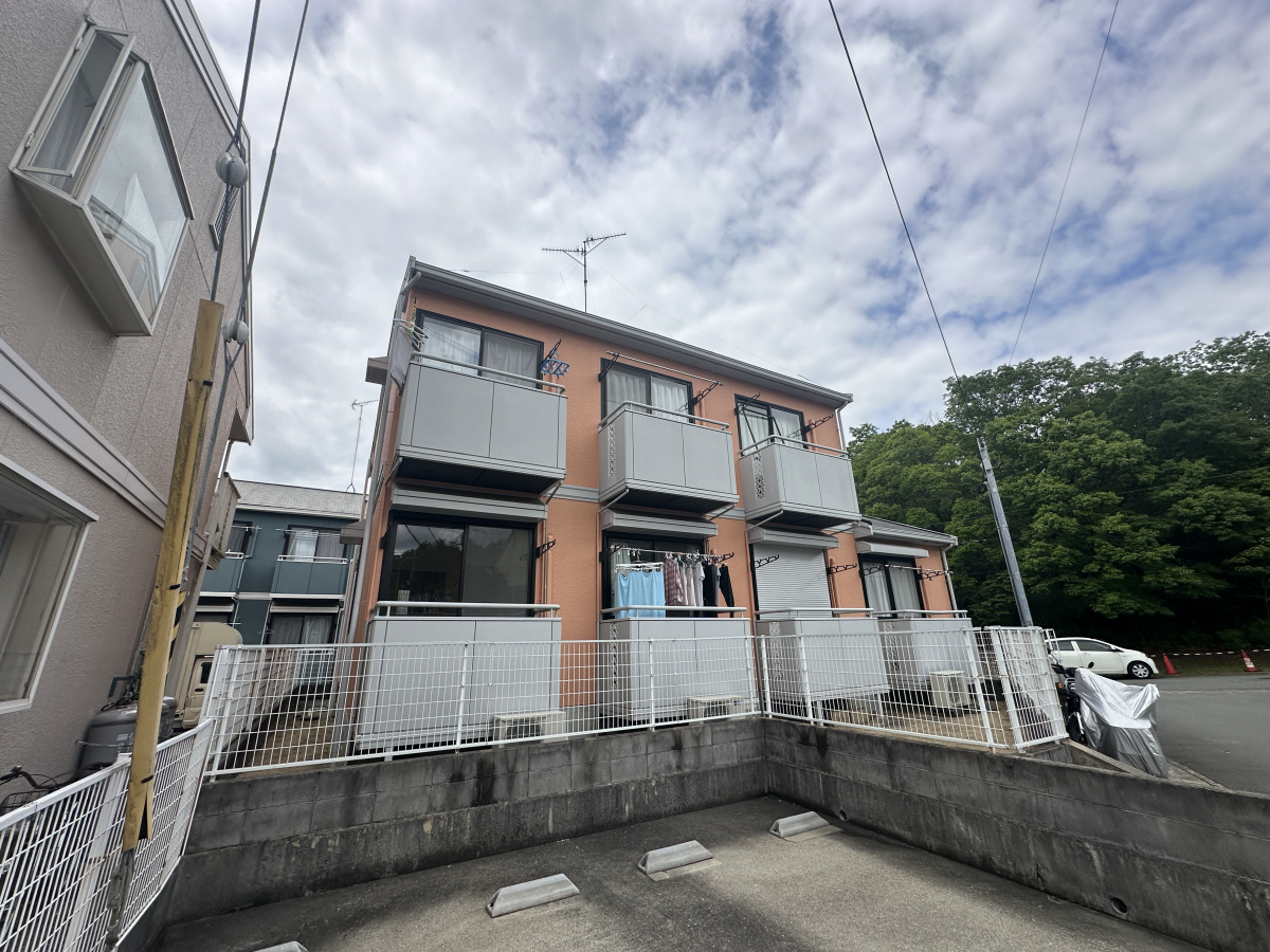 物件番号:1076743546 近隣に大型商業施設有り　閑静な住宅街　バルコニー南向きで日当り良好