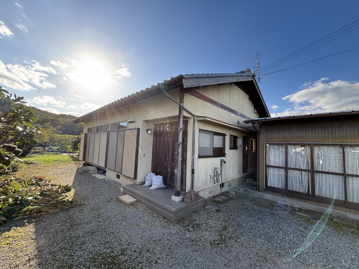 物件番号:1076743719 人気の平屋戸建賃貸　広々100㎡　敷地内複数台駐車可能です