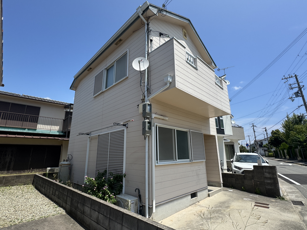 物件番号:1076744120 JR西明石駅まで徒歩圏内　角部屋で日当たり良好　エアコン・冷蔵庫付きです