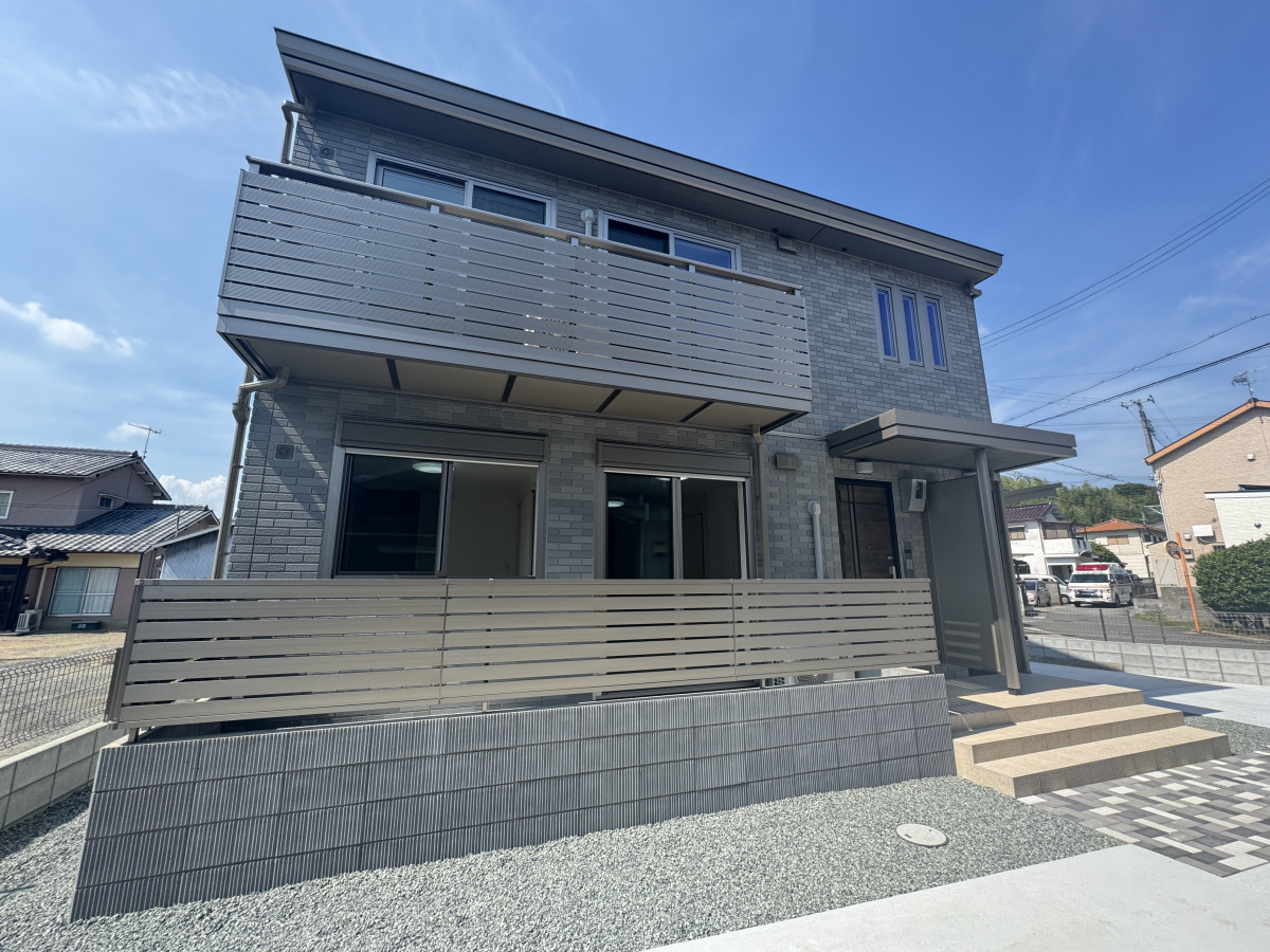 物件番号:1076744196 大手ハウスメーカー施工の新築ハイツ　設備充実　駐車場2台込みの賃料です