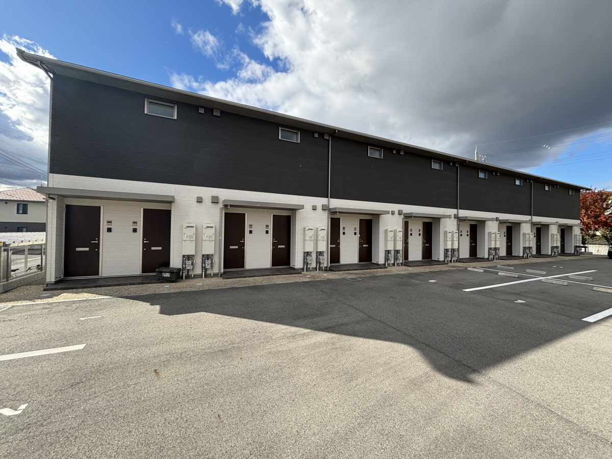 物件番号:1076744225 大手ハウスメーカー施工の築浅ハイツ ネット無料 人気の3点セパレートです