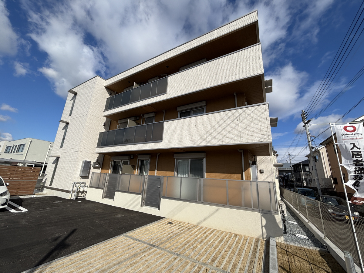 物件番号:1076744300 大手ハウスメーカー施工の新築ハイツ ネット無料・設備充実 衣類乾燥機付き