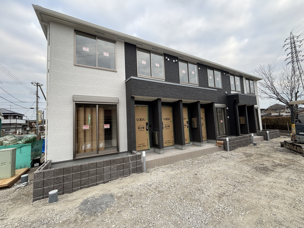 物件番号:1076744531 大手ハウスメーカー施工の新築ハイツ　雨の日も安心のインナーテラス付きです