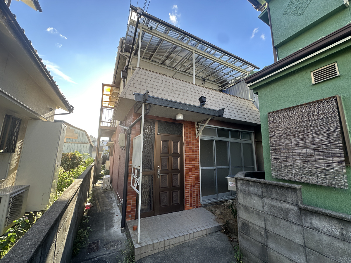 物件番号:1076744599 エアコン3台　トイレ2カ所　リノベーション済みで住宅設備充実　ペット飼育可