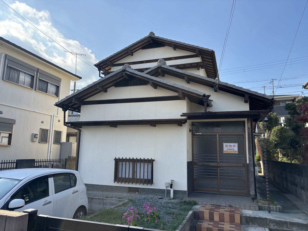 物件番号:1076744699 人気エリアの戸建て賃貸 敷地内経済的な都市ガス 2台駐車可能です