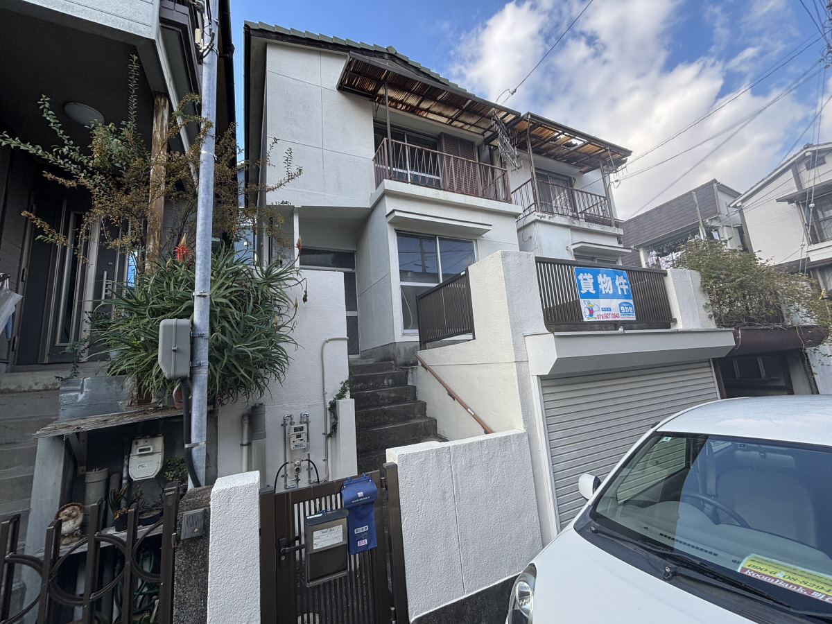 物件番号:1076745018 JR西明石駅まで徒歩圏内　シャッター付き駐車場あり　追炊き・ウォシュレット付き