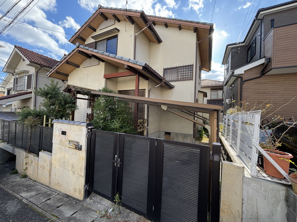 物件番号:1076745066 ペット（猫も）相談可　駐車場１台付きの賃料　閑静な住宅街で環境良好です