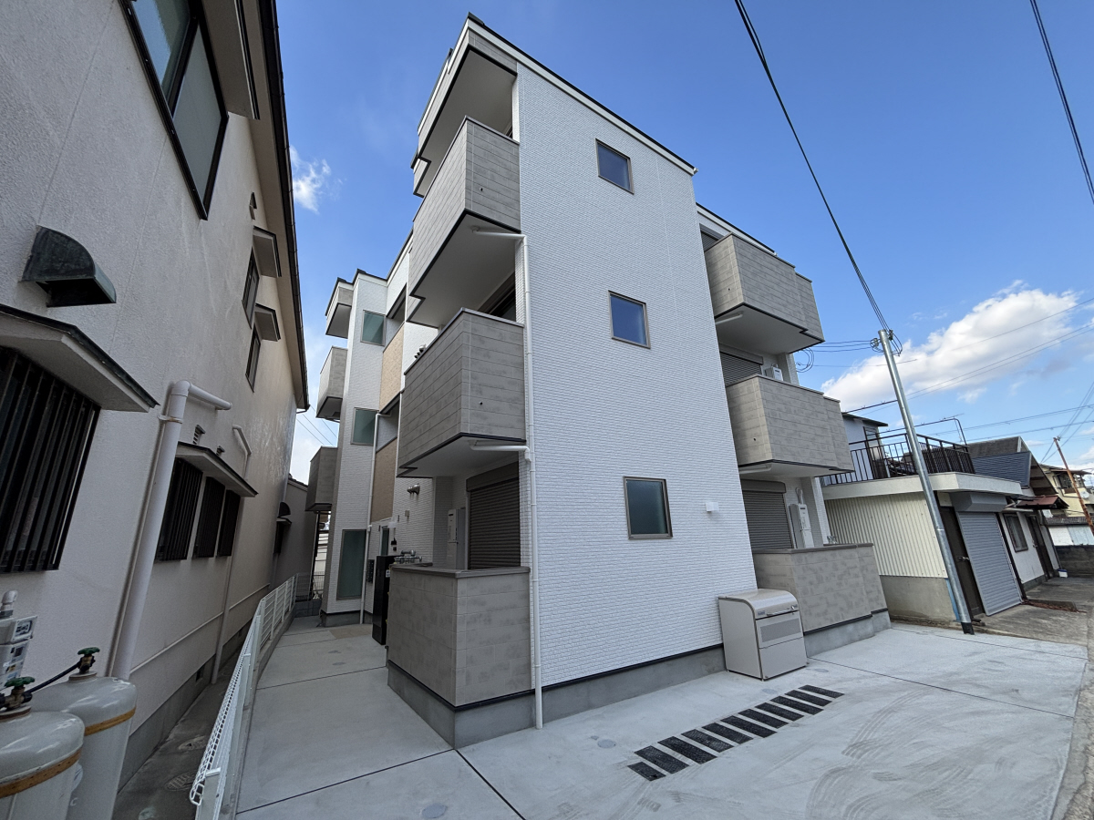 物件番号:1076745095 敷金・礼金0円キャンペーン　設備充実の新築ハイツ　人気の3点セパレートです