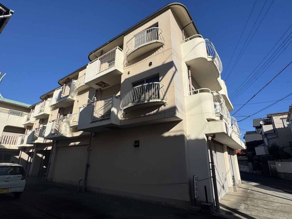 物件番号:1076745197 人気の人丸小学校区　近隣に生活施設充実　角部屋で日当たり良好です