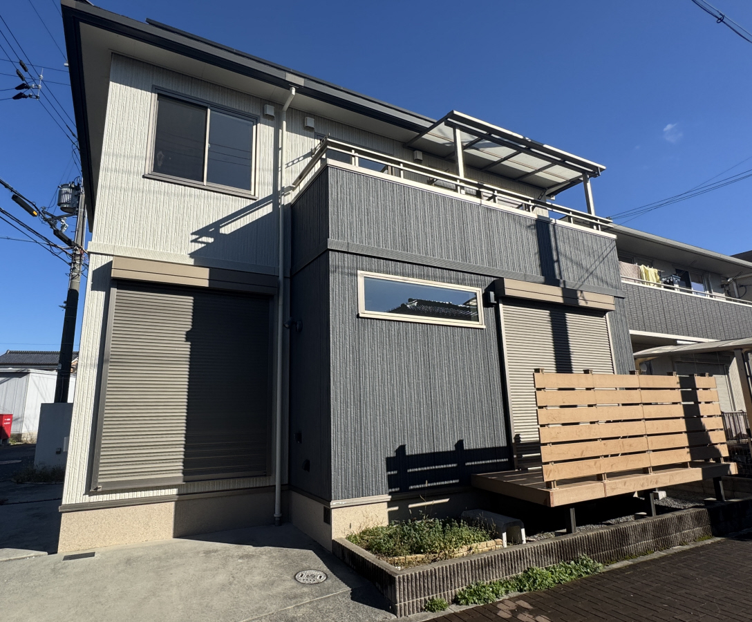 物件番号:1076745272 普通自動車2台駐車可　太陽光発電有り　寒い季節に安心な床暖房完備