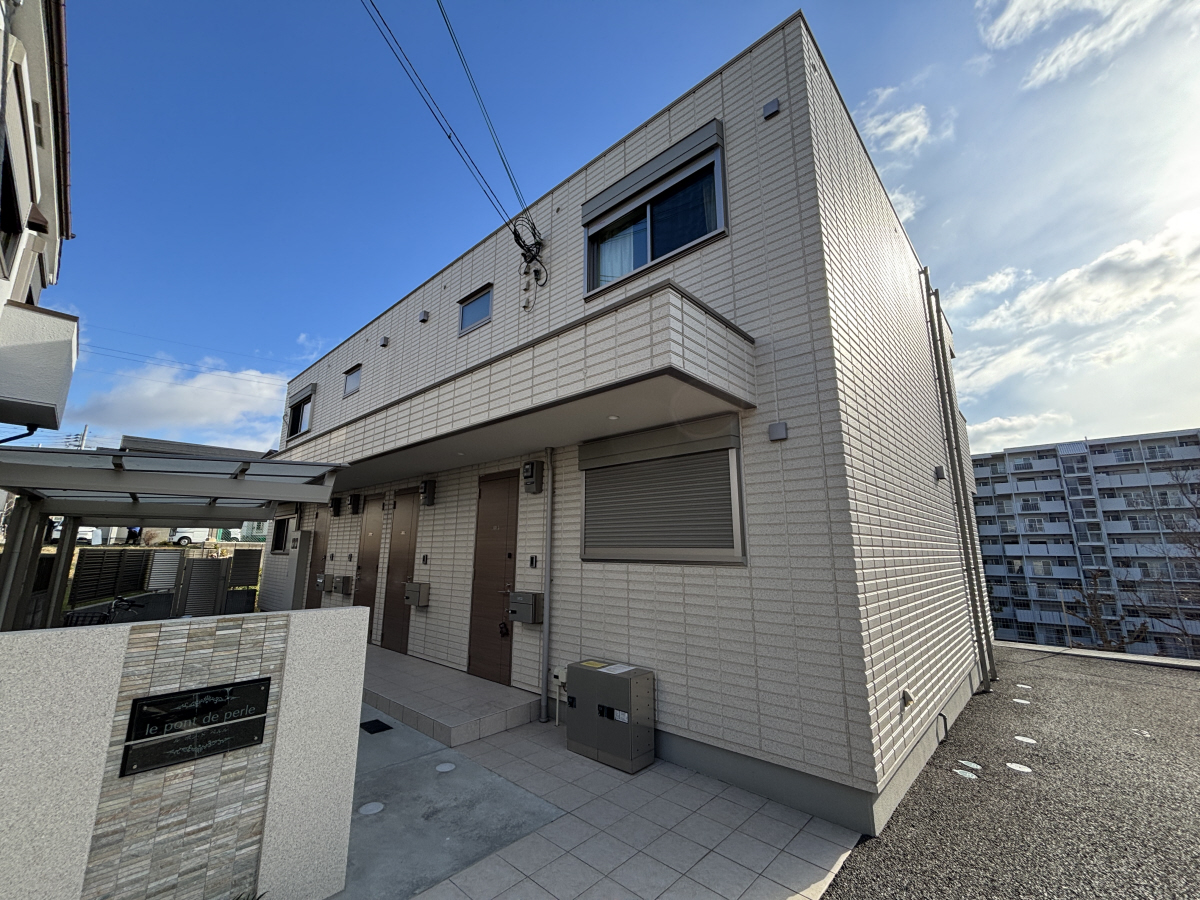 物件番号:1076745490 大手ハウスメーカー施工の築浅ハイツ　設備充実　全戸角部屋で日当り良好