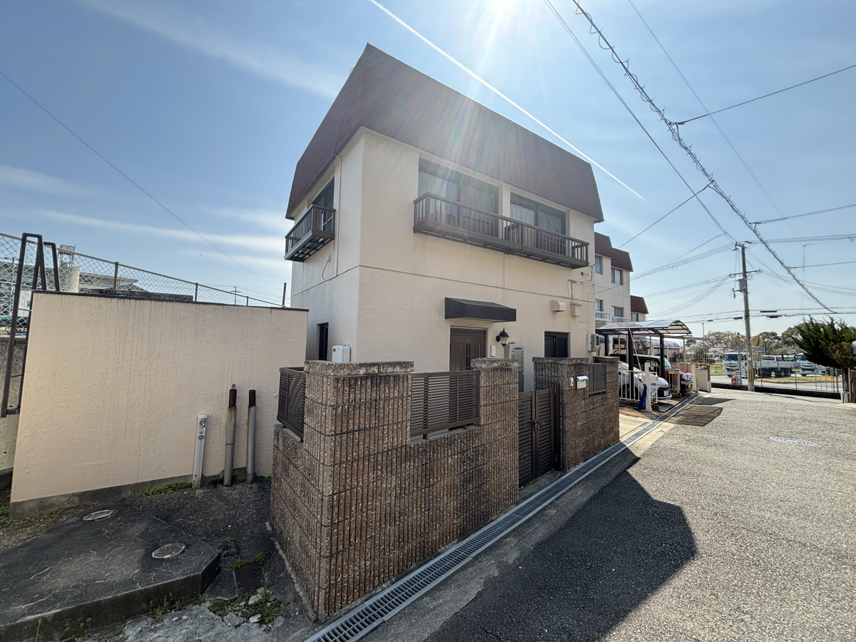 物件番号:1076745657 ペット(猫も)相談可 経済的な都市ガス 近隣にスーパー・飲食店あります