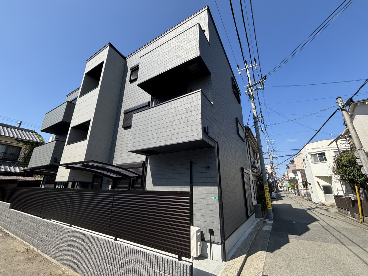 物件番号:1076745762 JR西明石駅まで楽々の徒歩圏内　設備充実の新築ハイツ　全戸角部屋です