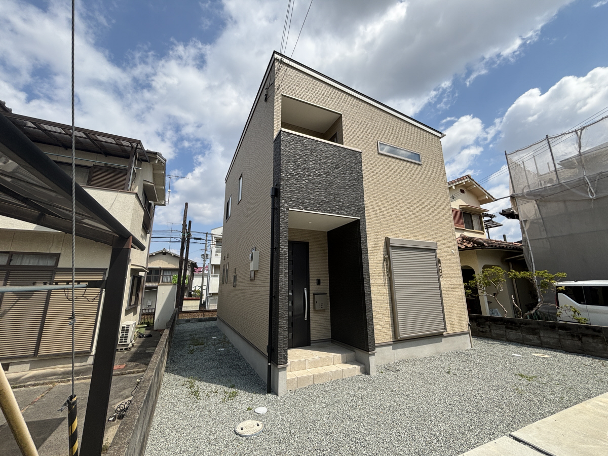 物件番号:1076745860 敷地内駐車場2台あり☆ オール電化で経済的 うれしい家賃設定!!