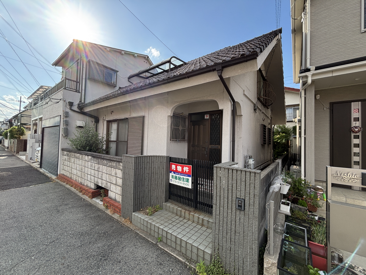 物件番号:1076745953 インナーガレージ1台可能電動シャッター有り 都市ガス エアコン完備 日当り良好