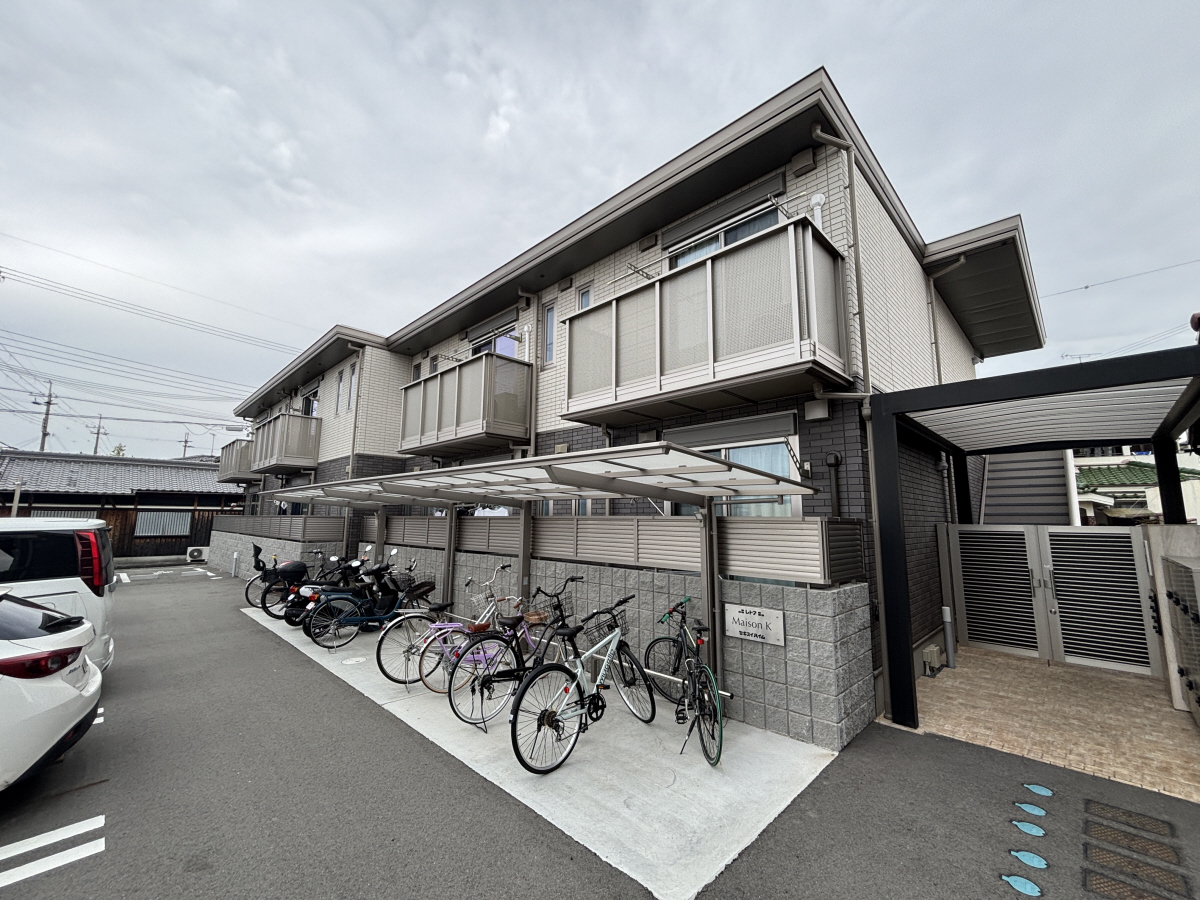 物件番号:1076746057 築浅人気の2LDK　敷地内に駐車場有り　システムキッチン　日当り良好です