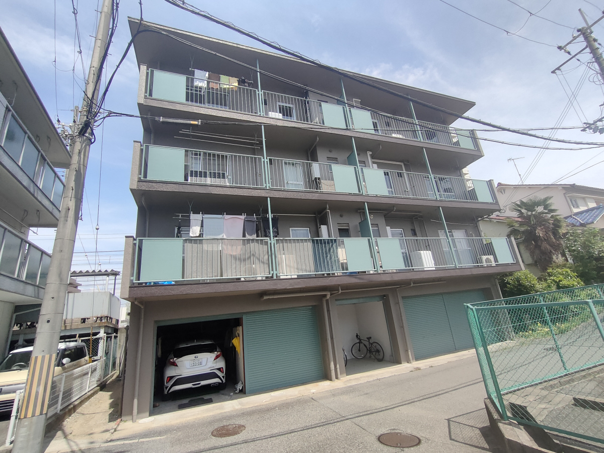 物件番号:1076746070 JR西明石駅まで楽々の徒歩圏内　リノベーション物件　屋内ガレージ空有ります