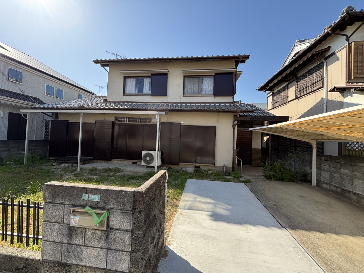 物件番号:1076746185 ペット(外犬も)OK 広々専用庭付きの戸建 駐車場2台以上込みの賃料です