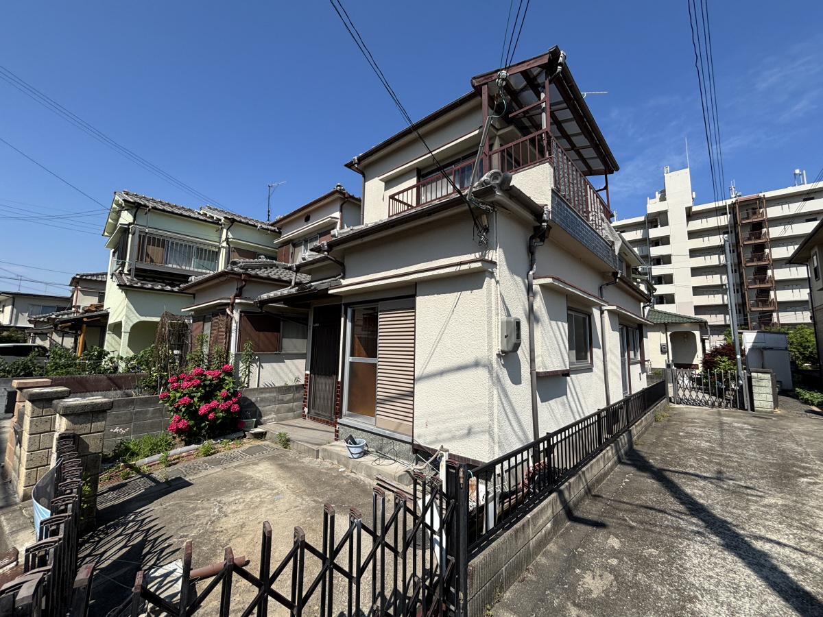 物件番号:1076746245 ペット相談可の戸建て賃貸 システムキッチンあり 駐車場1台込みの賃料です