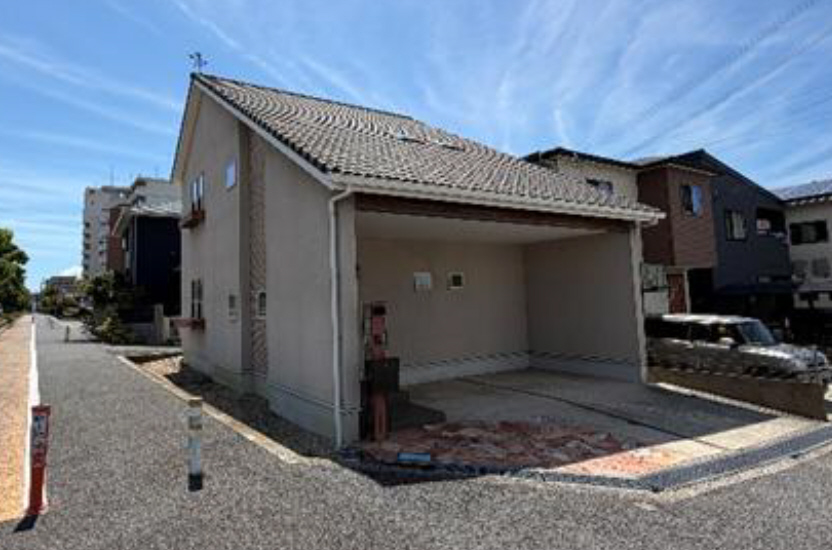 物件番号:1076746900 広々とした122㎡の戸建賃貸 駐車スペース2台可 角地で日当たり良好です