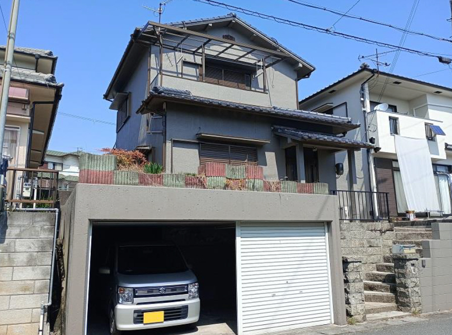 物件番号:1076746938 人気の戸建賃貸 システムキッチン 追い炊き 駐車場2台ガレージ付です