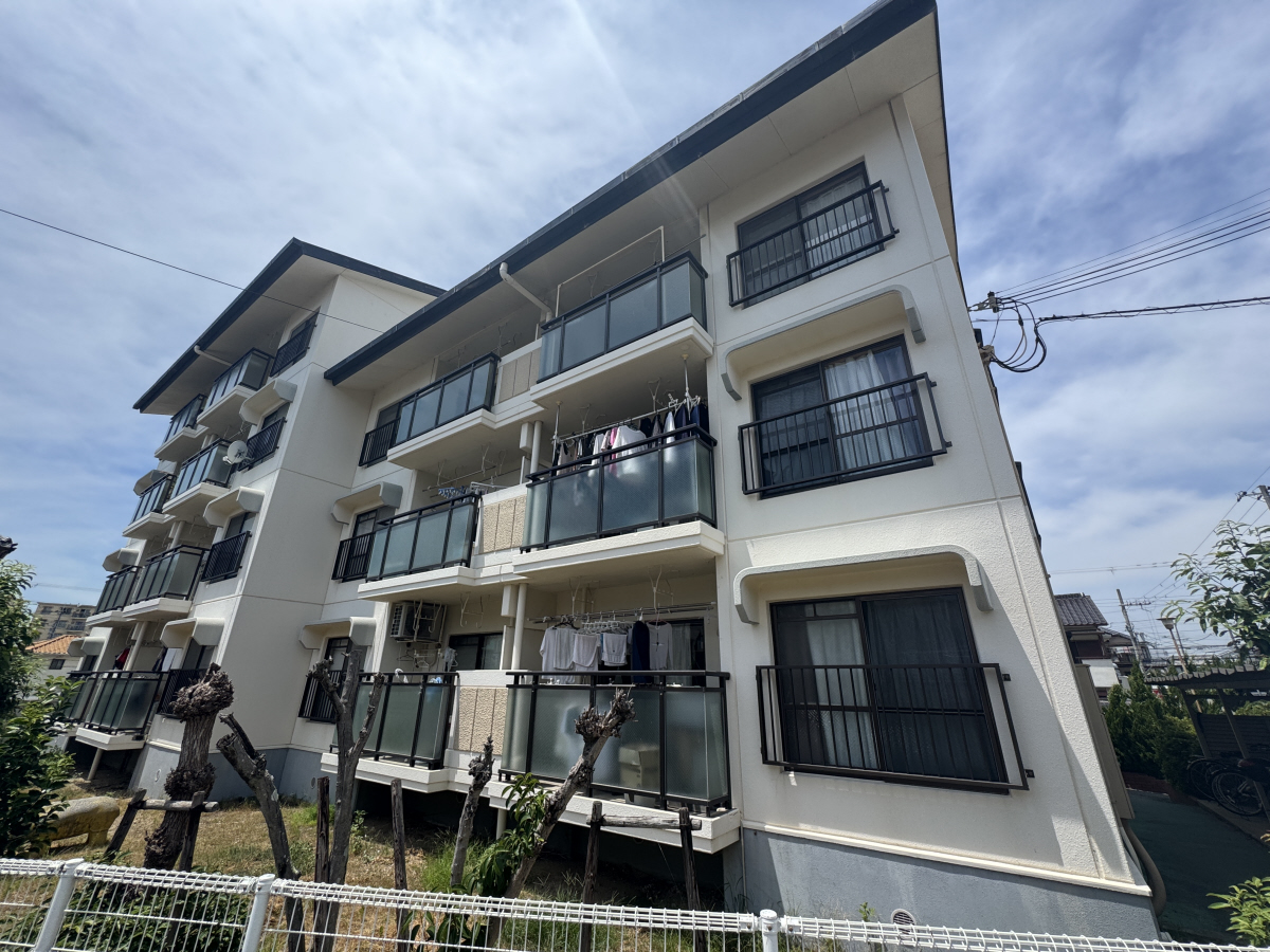 物件番号:1076723985 閑静な住宅街で環境良好 経済的な都市ガス 駐車場1台込の賃料です